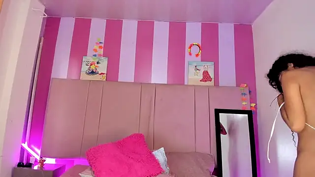 Winnifer Gonzal online show from December 5, 2024, 5:17 pm