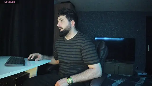 Snapshot of Eduu2322 chatting on January 3, 2025, 9:15 pm Eduu2322 online show from January 3, 2025, 9:15 pm