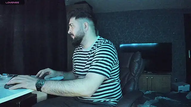 Snapshot of Eduu2322 chatting on January 13, 2025, 11:49 pm Eduu2322 online show from January 13, 2025, 11:49 pm