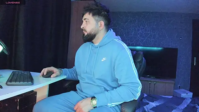 Snapshot of Eduu2322 chatting on January 26, 2025, 10:02 pm Eduu2322 online show from January 26, 2025, 10:02 pm