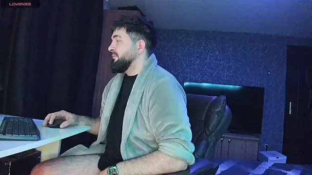 Snapshot of Eduu2322 chatting on January 27, 2025, 11:33 pm Eduu2322 online show from January 27, 2025, 11:33 pm