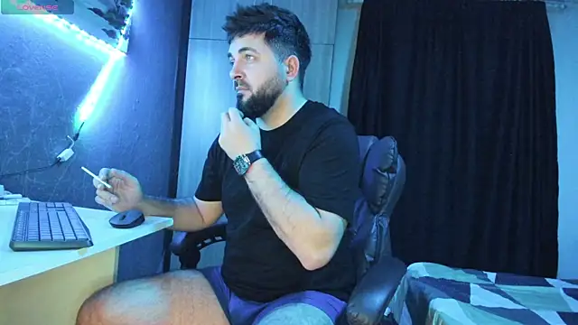 Snapshot of Eduu2322 chatting on January 30, 2025, 10:30 pm Eduu2322 online show from January 30, 2025, 10:30 pm