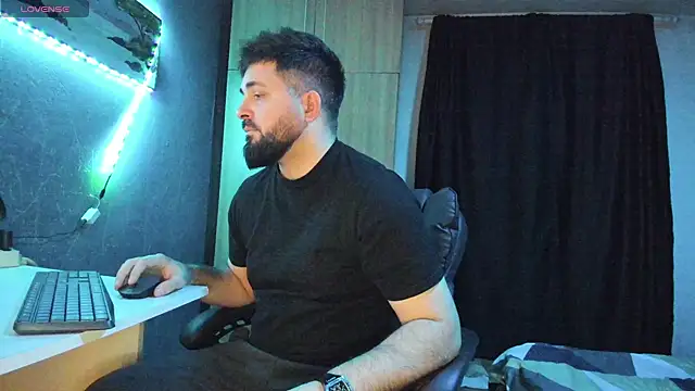 Snapshot of Eduu2322 chatting on February 22, 2025, 10:31 pm Eduu2322 online show from February 22, 2025, 10:31 pm