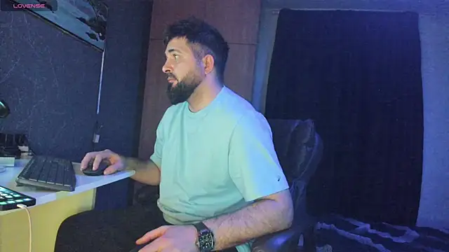 Snapshot of Eduu2322 chatting on March 22, 2025, 10:15 pm Eduu2322 online show from March 22, 2025, 10:15 pm