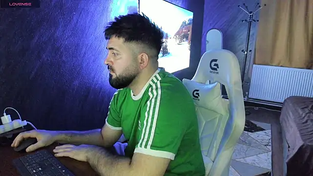 Snapshot of Eduu2322 chatting on April 8, 2026, 7:03 pm Eduu2322 online show from April 8, 2026, 7:03 pm