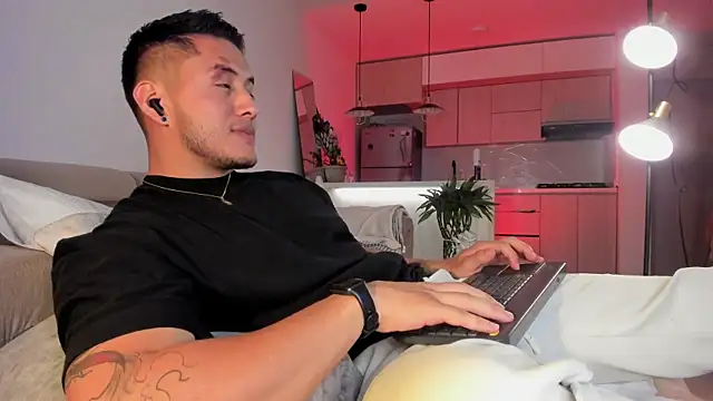 Chriskyle  online show from March 3, 2025, 4:03 am