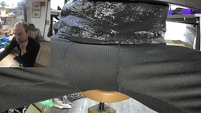 Snapshot of Happy_Michal chatting on December 21, 2024, 9:01 am Happy Michal online show from December 21, 2024, 9:01 am