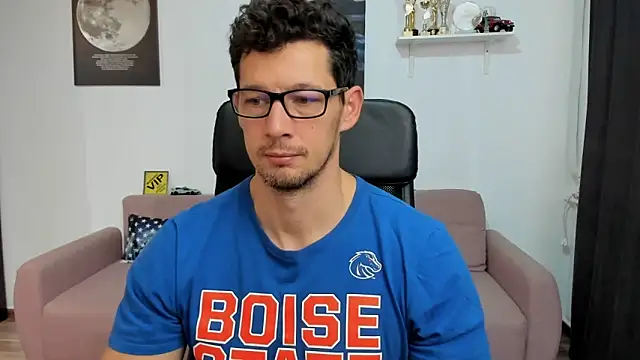 BrutusK08 online show from November 25, 2025, 8:03 am