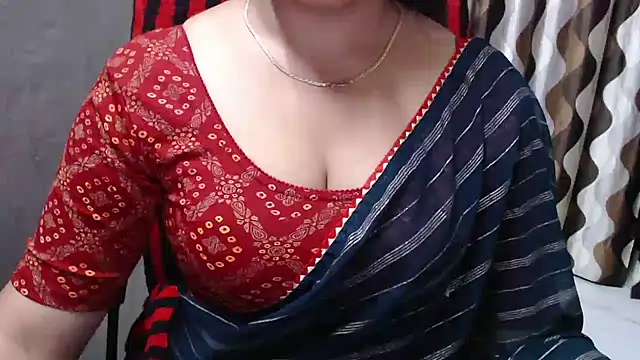 Snapshot of Kaur_Jannat chatting on December 2, 2024, 5:37 pm Kaur Jannat online show from December 2, 2024, 5:37 pm