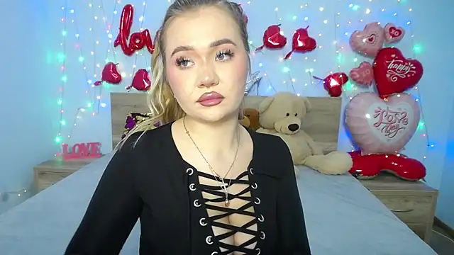 StacyYellig online show from February 6, 2025, 6:46 pm