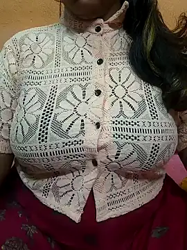 Snapshot of CUTE_SOPHIA- chatting on January 31, 2025, 7:18 pm CUTE SOPHIA- online show from January 31, 2025, 7:18 pm