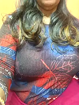 Snapshot of CUTE_SOPHIA- chatting on February 7, 2025, 4:06 am CUTE SOPHIA- online show from February 7, 2025, 4:06 am