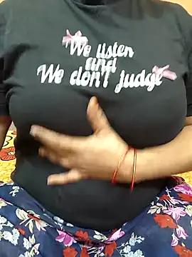 Snapshot of CUTE_SOPHIA- chatting on October 2, 2025, 11:45 pm CUTE SOPHIA- online show from October 2, 2025, 11:45 pm