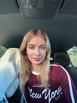 Snapshot of EvieEvans chatting on February 3, 2025, 4:52 pm EvieEvans online show from February 3, 2025, 4:52 pm