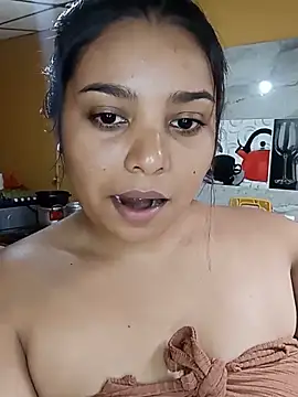 stefanie010 online show from May 14, 2026, 6:37 pm