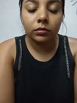 stefanie010 online show from May 31, 2026, 6:42 pm