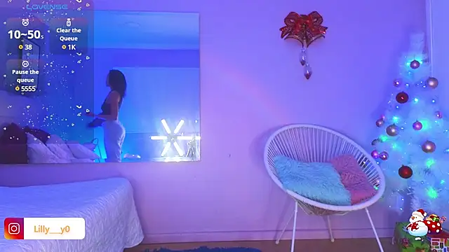 LillyDolls23 online show from January 5, 2025, 2:52 pm