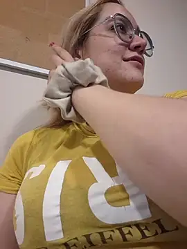 NaomiShimizu online show from February 21, 2026, 8:32 pm