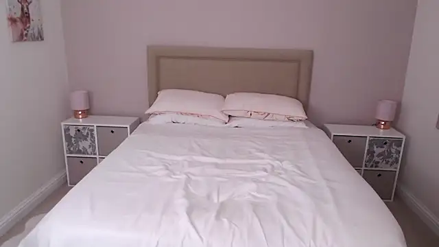 Snapshot of British_Goddess_Anna chatting on January 21, 2025, 5:51 pm British Goddess Anna online show from January 21, 2025, 5:51 pm