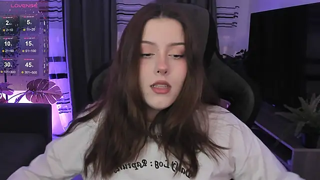 CoralineKeyns online show from February 25, 2025, 5:41 am