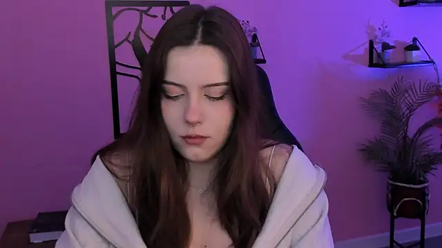 CoralineKeyns online show from March 6, 2025, 5:14 am