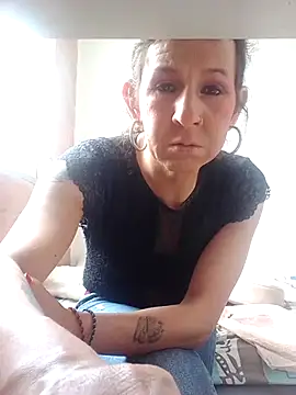 Snapshot of Cameron_puppy chatting on February 18, 2025, 5:31 pm Cameron puppy online show from February 18, 2025, 5:31 pm