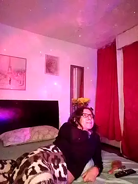 Snapshot of Cameron_puppy chatting on September 17, 2025, 6:04 am Cameron puppy online show from September 17, 2025, 6:04 am