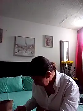 Snapshot of Cameron_puppy chatting on September 17, 2025, 6:09 pm Cameron puppy online show from September 17, 2025, 6:09 pm