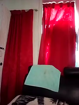 Snapshot of Cameron_puppy chatting on September 18, 2025, 3:47 pm Cameron puppy online show from September 18, 2025, 3:47 pm