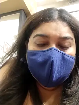 indianlisa5 online show from May 14, 2026, 7:42 pm