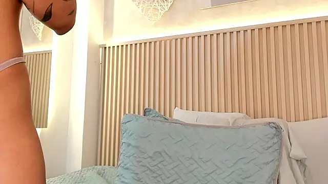 daiana curly online show from February 27, 2026, 8:42 pm