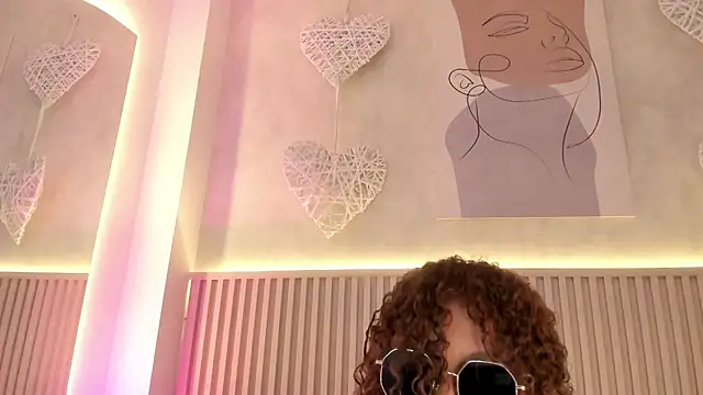 Snapshot of daiana_curly chatting on June 25, 2026, 8:24 pm daiana curly online show from June 25, 2026, 8:24 pm