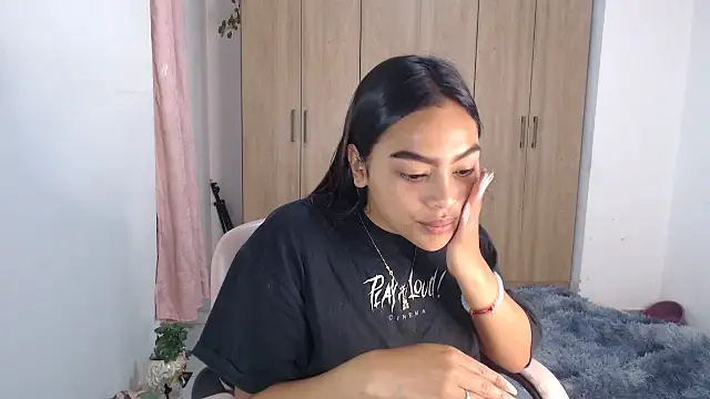 Snapshot of fairylatin222 chatting on February 7, 2025, 10:50 am fairylatin222 online show from February 7, 2025, 10:50 am