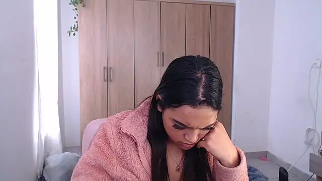 Snapshot of fairylatin222 chatting on February 17, 2025, 6:04 pm fairylatin222 online show from February 17, 2025, 6:04 pm