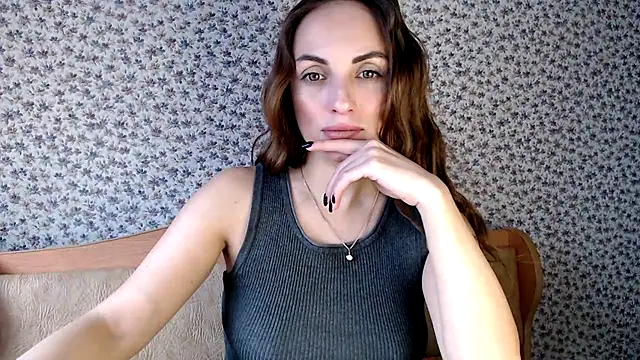 Tinadream20 online show from November 5, 2025, 8:03 am