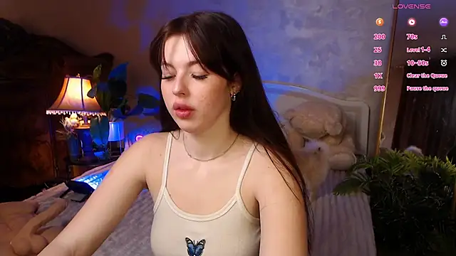 Snapshot of JulieHeets chatting on January 4, 2025, 7:34 am JulieHeets online show from January 4, 2025, 7:34 am