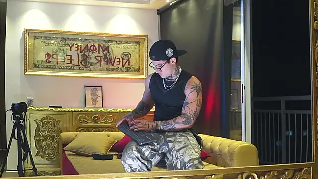 dantecoppolaa  online show from March 5, 2026, 11:56 pm