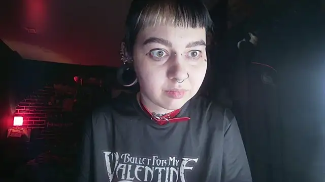 MoorderxDoll online show from February 13, 2025, 7:52 pm