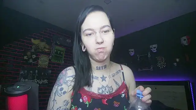 MoorderxDoll online show from March 3, 2026, 7:20 pm