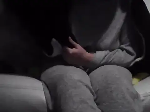 Snapshot of DragoneSFR chatting on February 23, 2025, 6:34 pm DragoneSFR online show from February 23, 2025, 6:34 pm