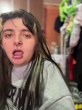 Sachi Meow online show from March 22, 2026, 8:45 pm