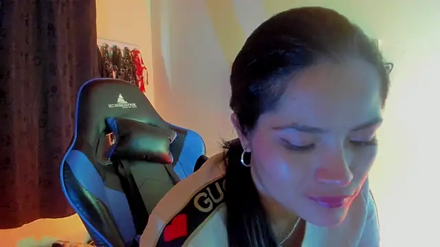 scarlet-kennedy98 online show from October 30, 2025, 8:20 pm