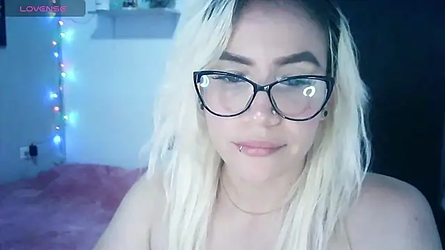 Snapshot of LuCKy_JoK chatting on December 24, 2024, 3:37 pm LuCKy JoK online show from December 24, 2024, 3:37 pm