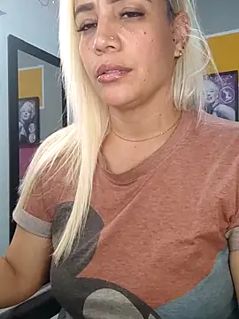 Snapshot of LuCKy_JoK chatting on February 17, 2025, 2:48 pm LuCKy JoK online show from February 17, 2025, 2:48 pm