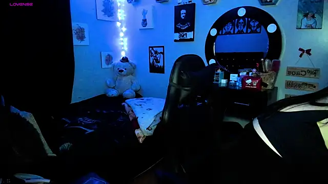 Snapshot of Luise_Meyrink chatting on March 7, 2025, 7:19 am Luise Meyrink online show from March 7, 2025, 7:19 am