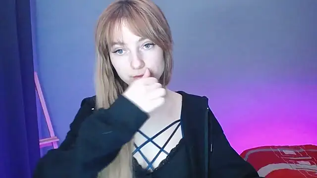 LuciaYoung online show from January 31, 2025, 4:27 pm