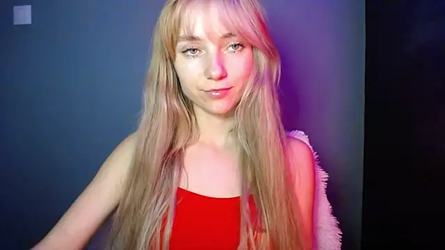 LuciaYoung online show from November 15, 2025, 8:05 pm