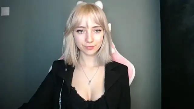 LuciaYoung online show from March 21, 2026, 8:23 pm