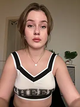 Snapshot of MaribelRiver chatting on February 10, 2025, 12:19 am MaribelRiver online show from February 10, 2025, 12:19 am