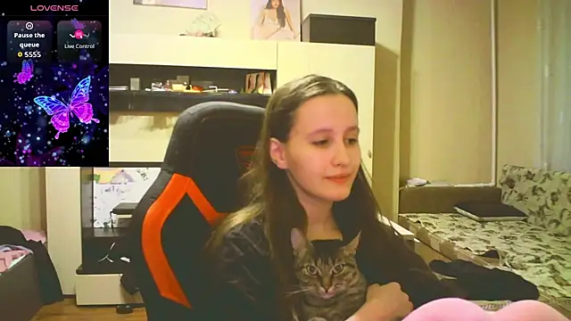 Snapshot of babywaifu chatting on October 2, 2025, 12:28 am babywaifu online show from October 2, 2025, 12:28 am